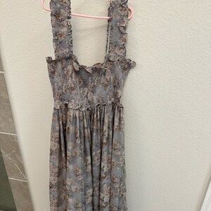 Euc size small en saison smocked midi dress